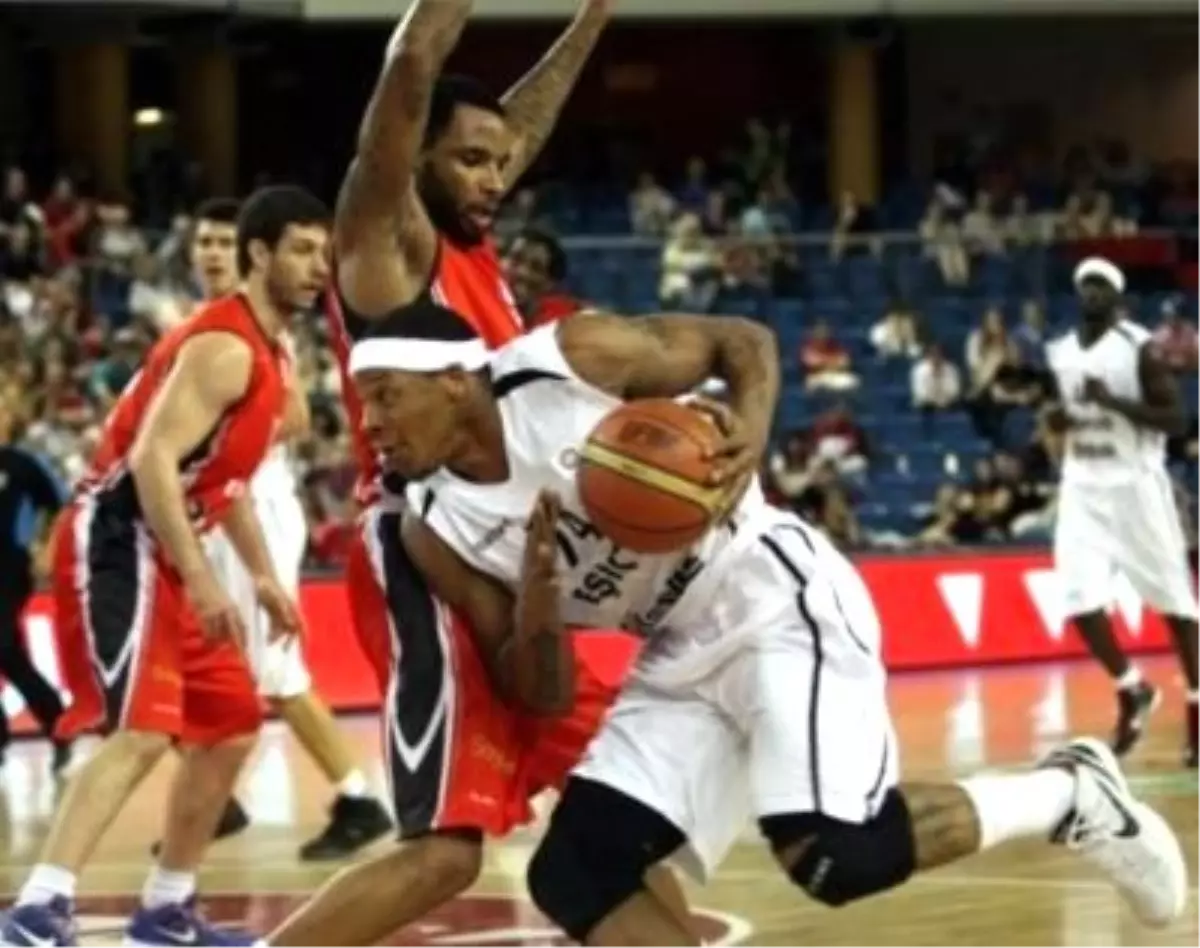 Fıba Eurochallenge Kupası Fınalınde Fransız Takımı Elan Chalon\'u 91-86 Yenen Beşıktaş Mılangaz,...