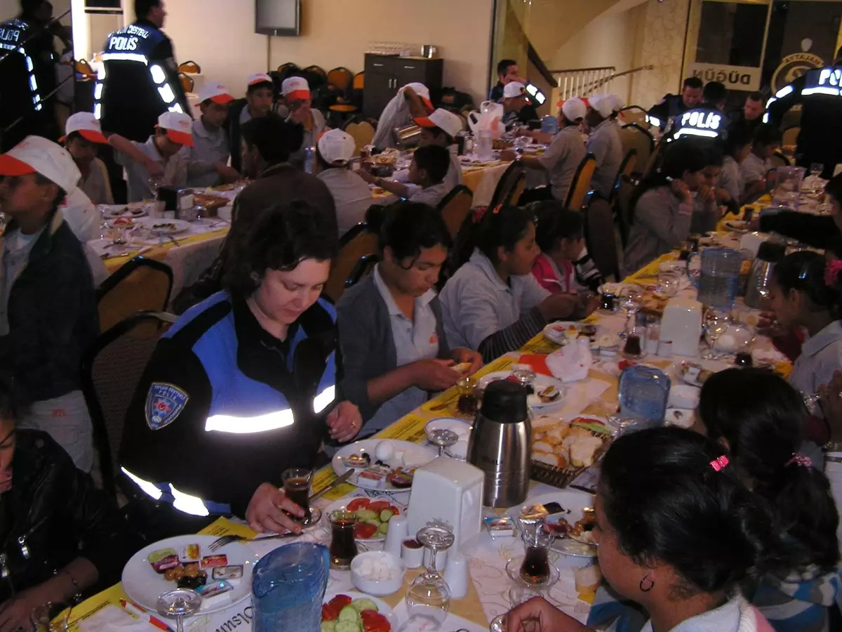 Göçer Aile Çocukları Geziden Döndü