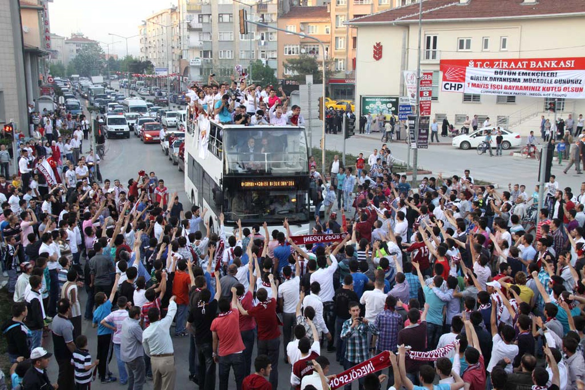 İnegölspor Şampiyonluğunu Kutluyor