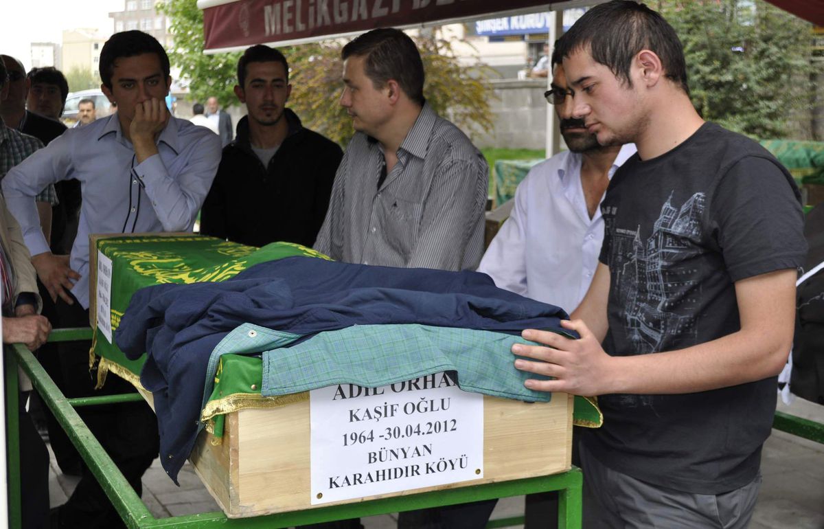 İşçiler Toprağa Verildi