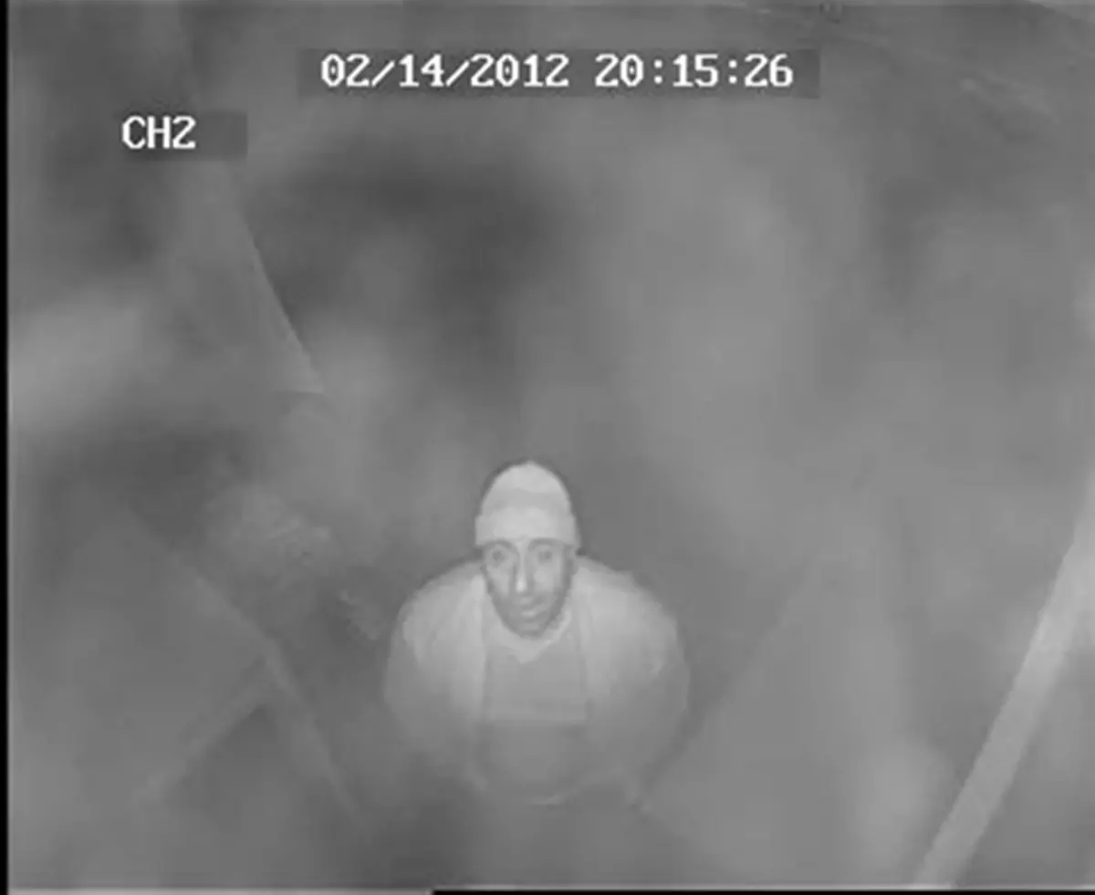 Kameranın Yönünü Kürekle Değiştirip Para Kasasını Çaldılar