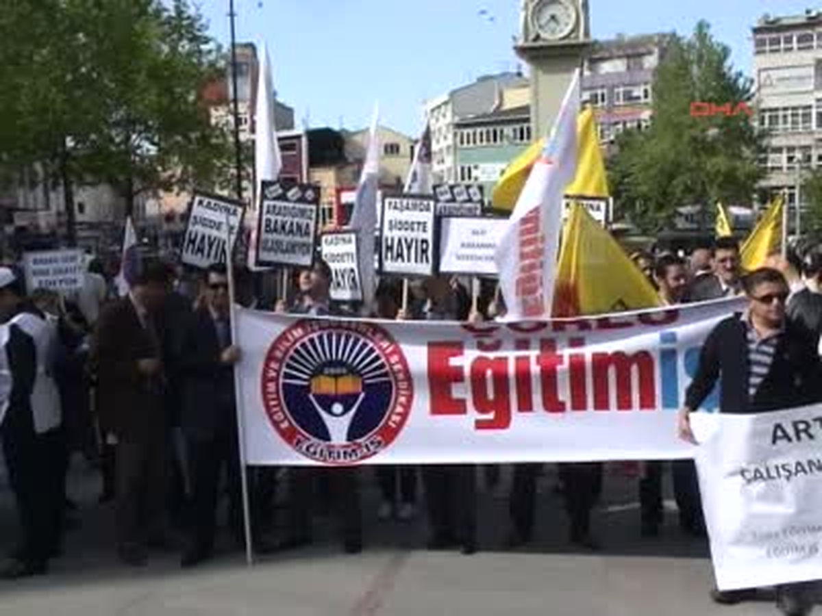 Kamu Çalışanlarına Saldırılara Protesto