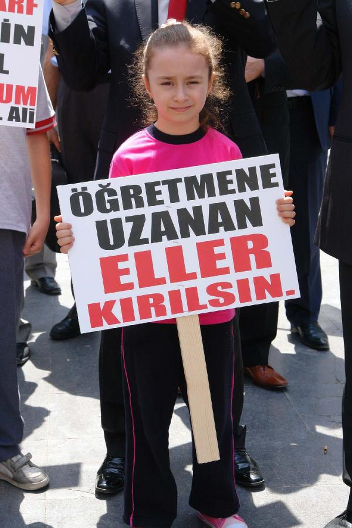 Öğretmenlere Şiddet Protesto Edildi