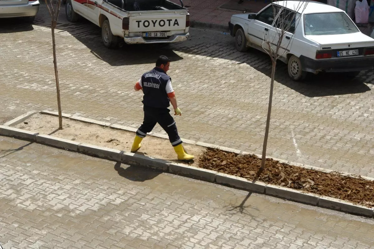 Şemdinli Belediyesi'nden Çevre Düzenlemesi Çalışmaları