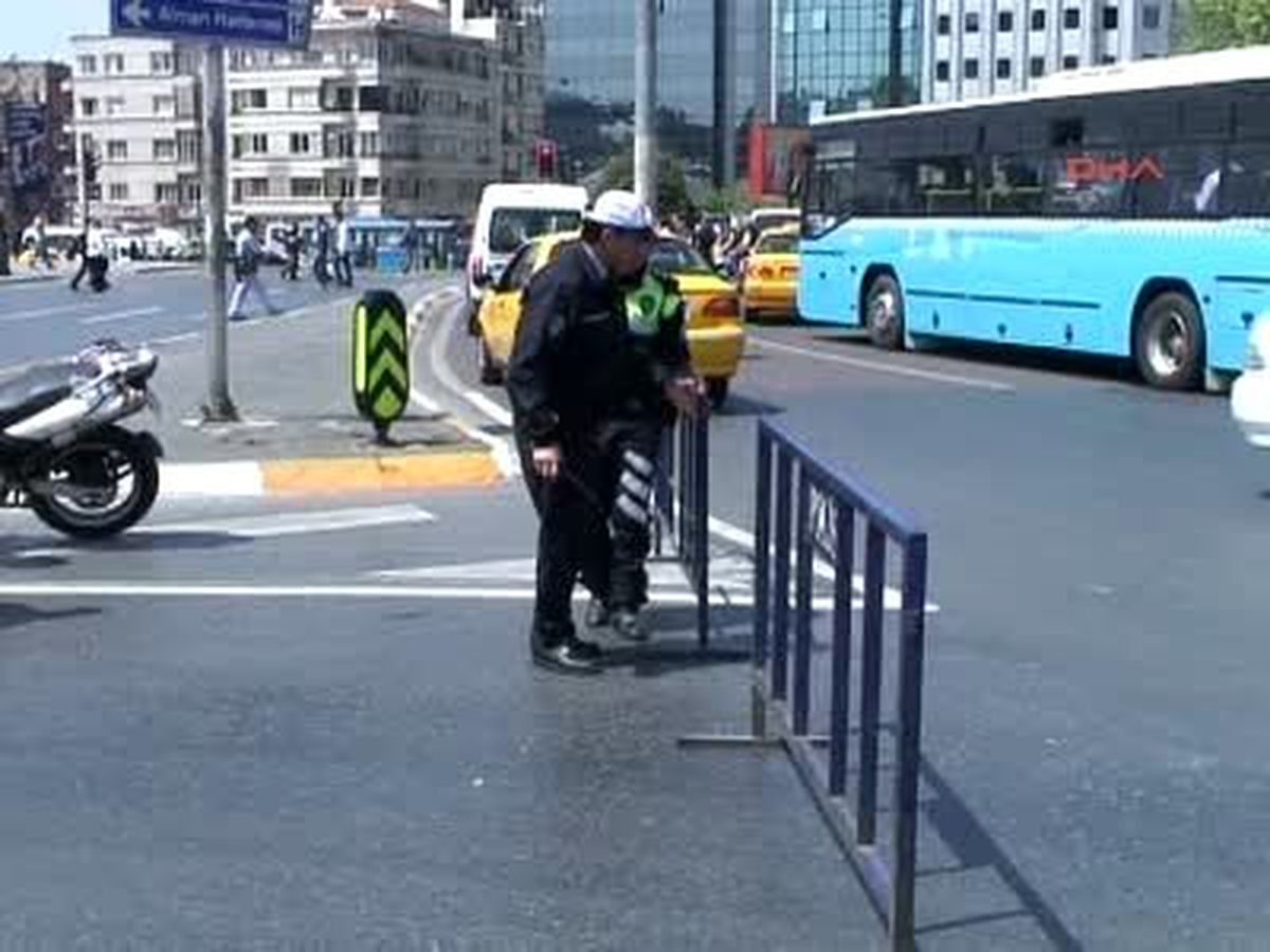 Taksim Trafiğe Kapandı