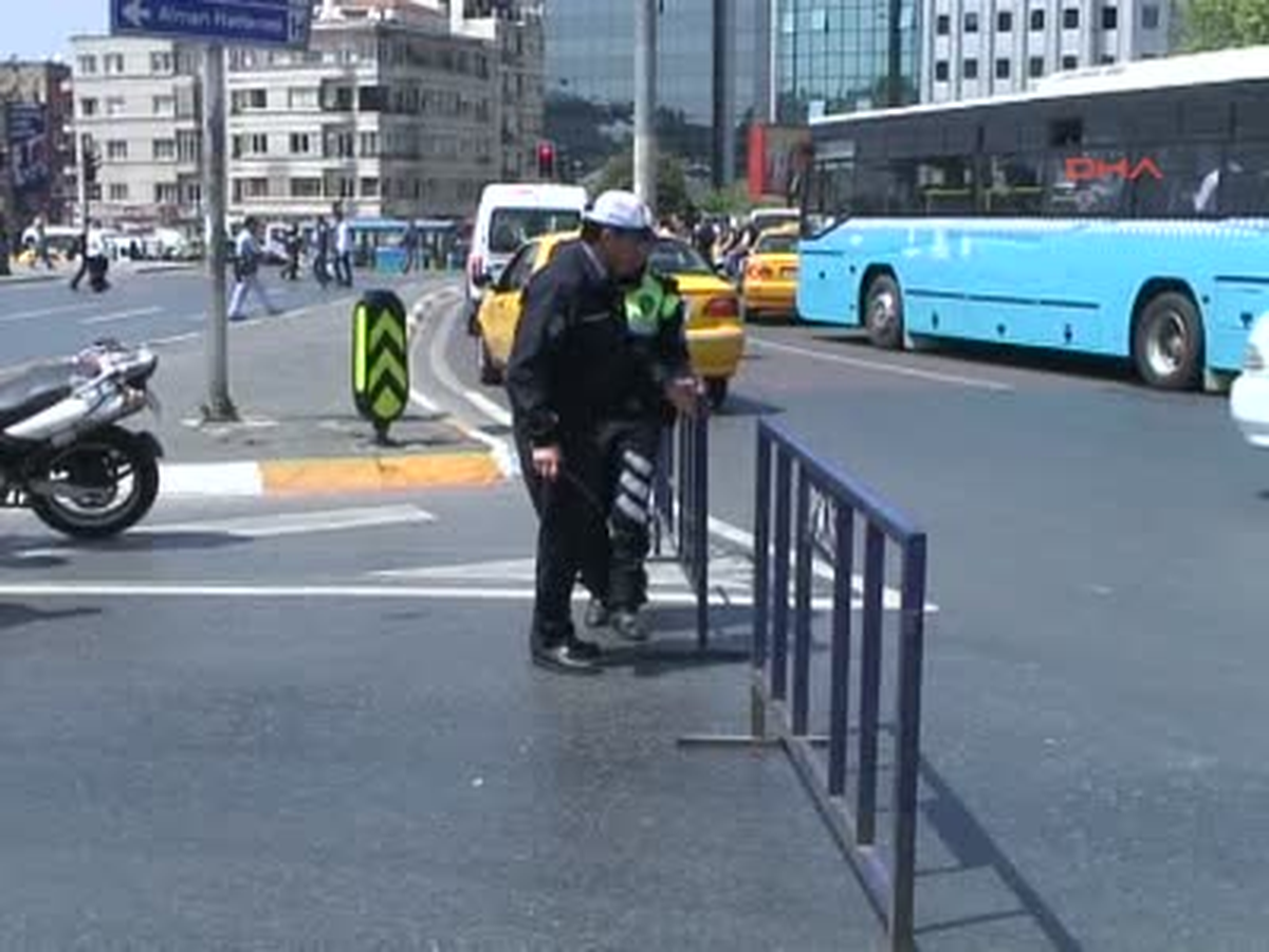 Taksim Trafiğe Kapatıldı