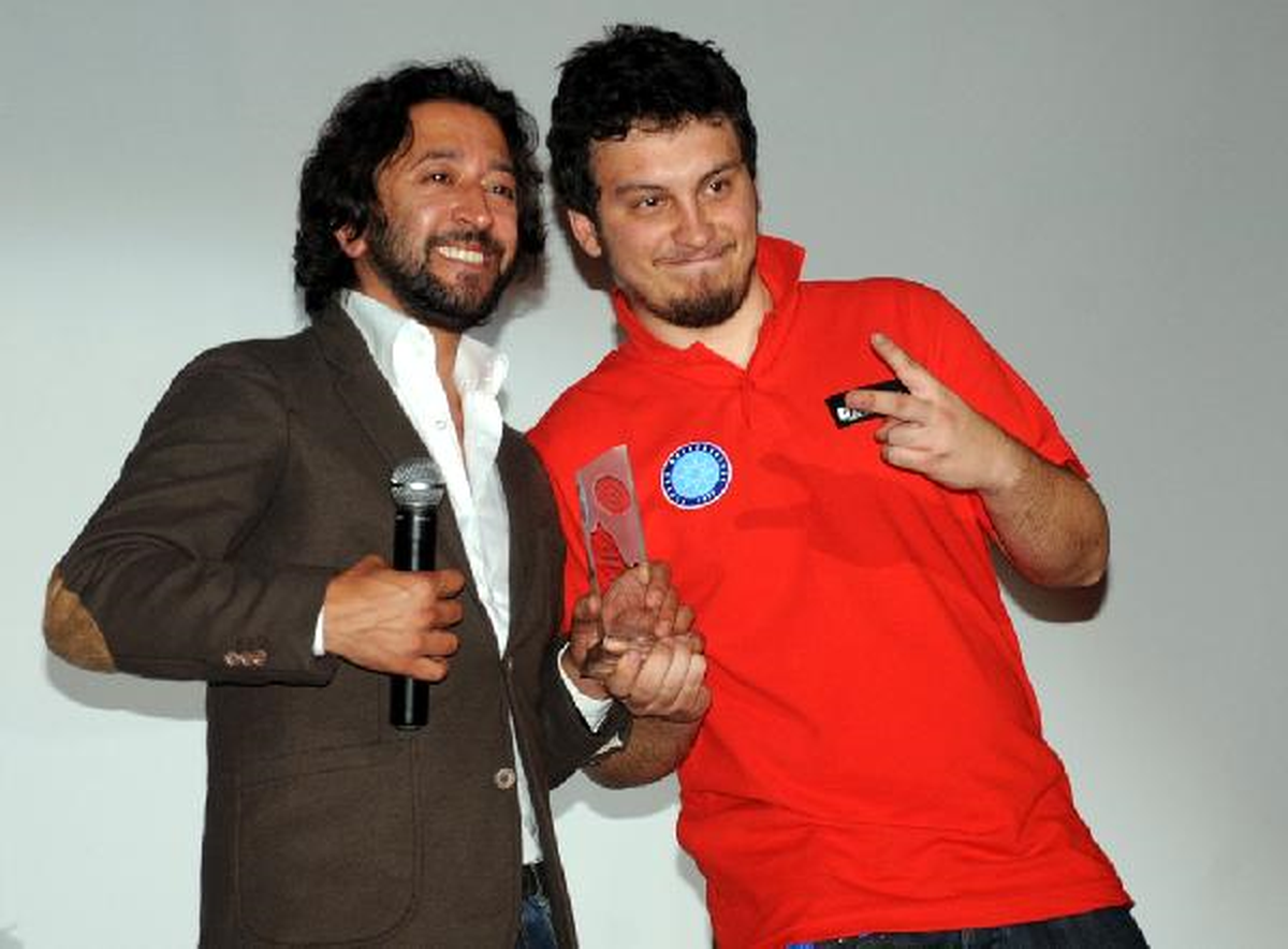 Uludağ Üniversitesi Öğrencilerinden Hürriyet'e Ödül