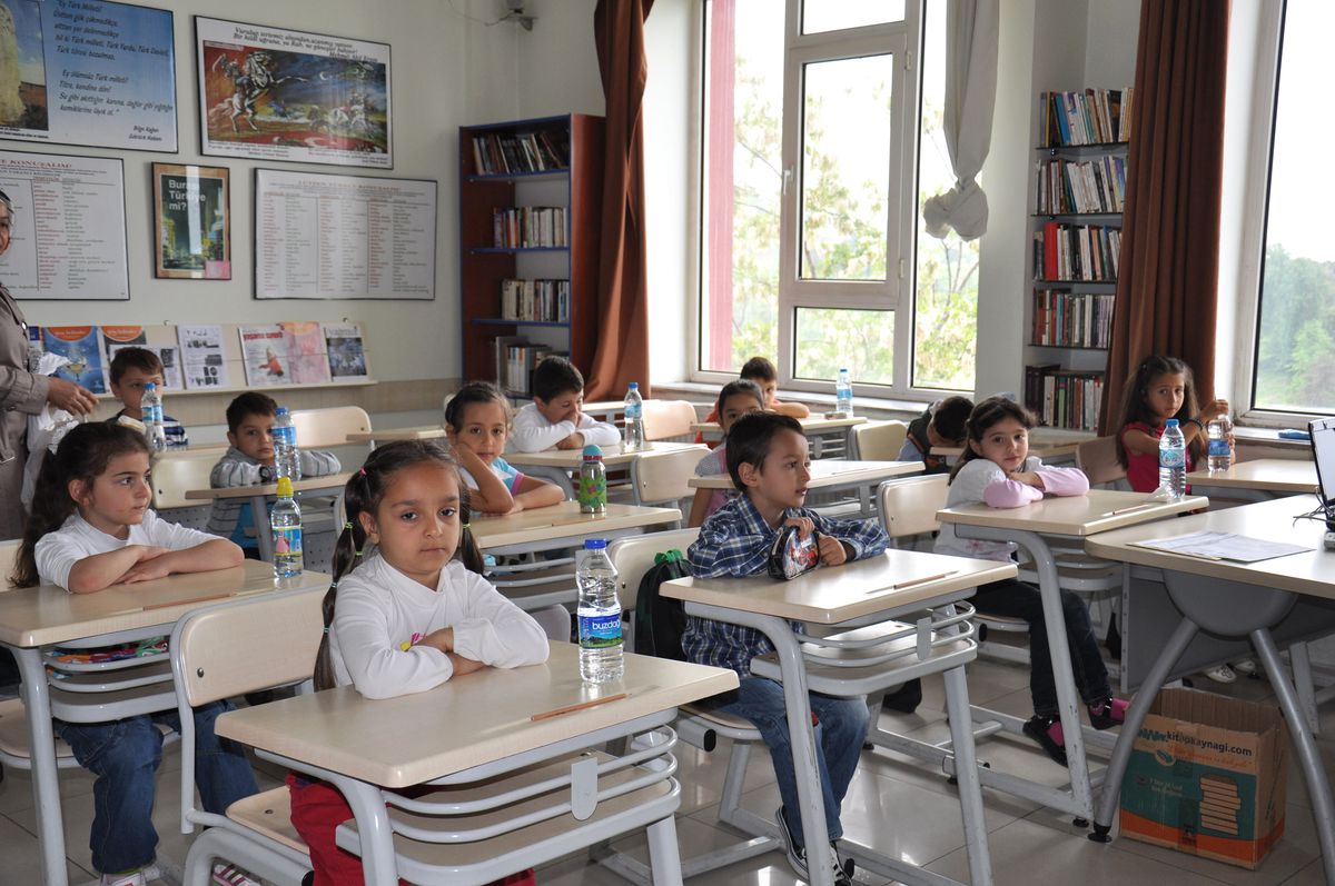 Yıldırım Kolejinde Minikler Bilgi ve Yapboz Şenliği Düzelendi