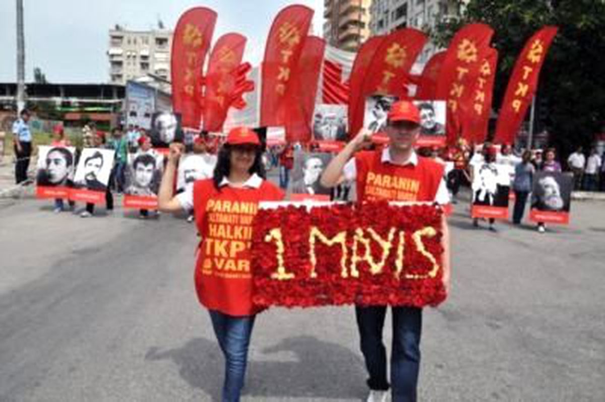 Adana\'da Üç Dilde \'1 Mayıs\' Coşkusu