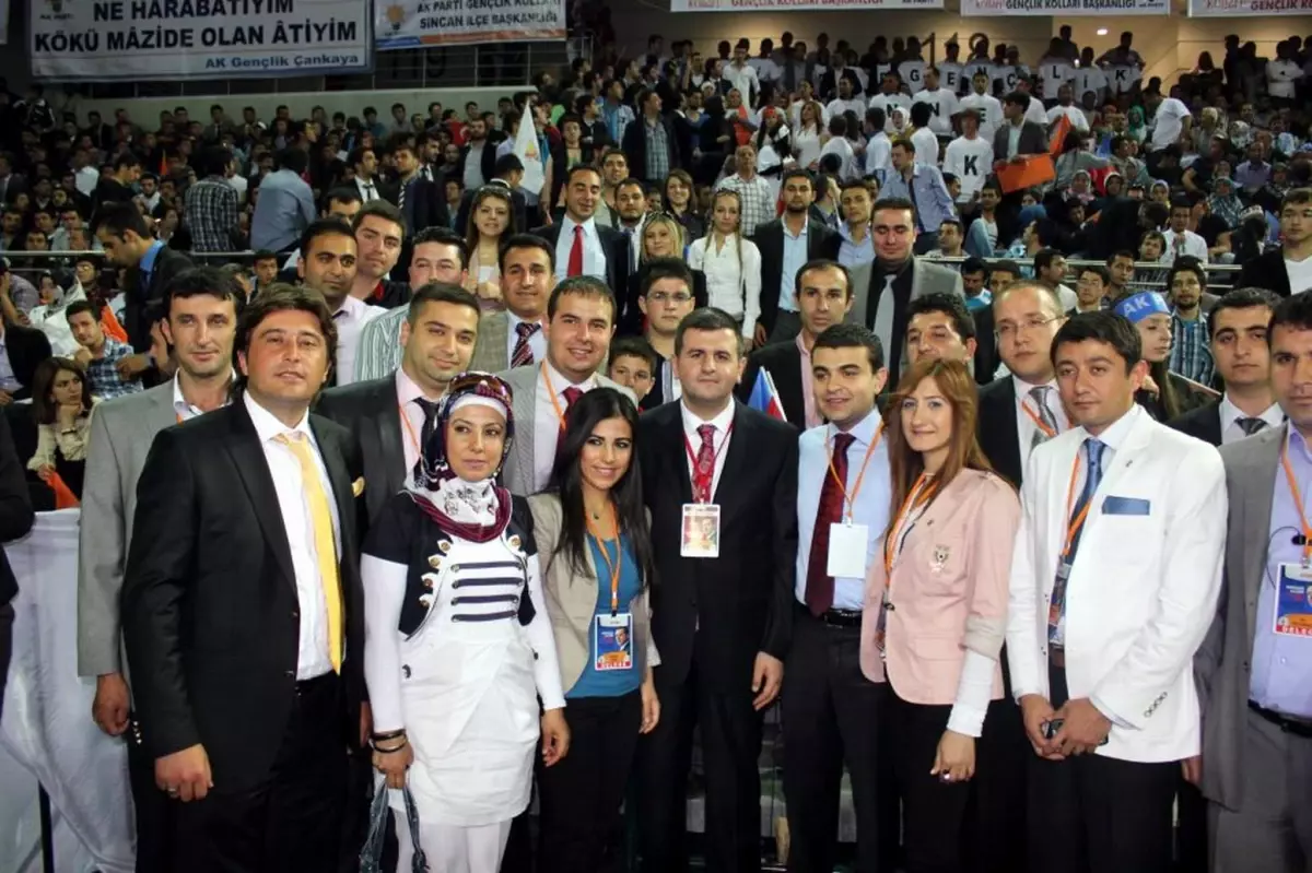 Aydınlı Ak Gençler Gençlik Kolları Kongresine Katıldı
