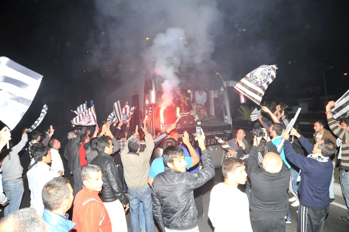 Aydınlılardan Nazilli Belediyespor\'a Kutlama