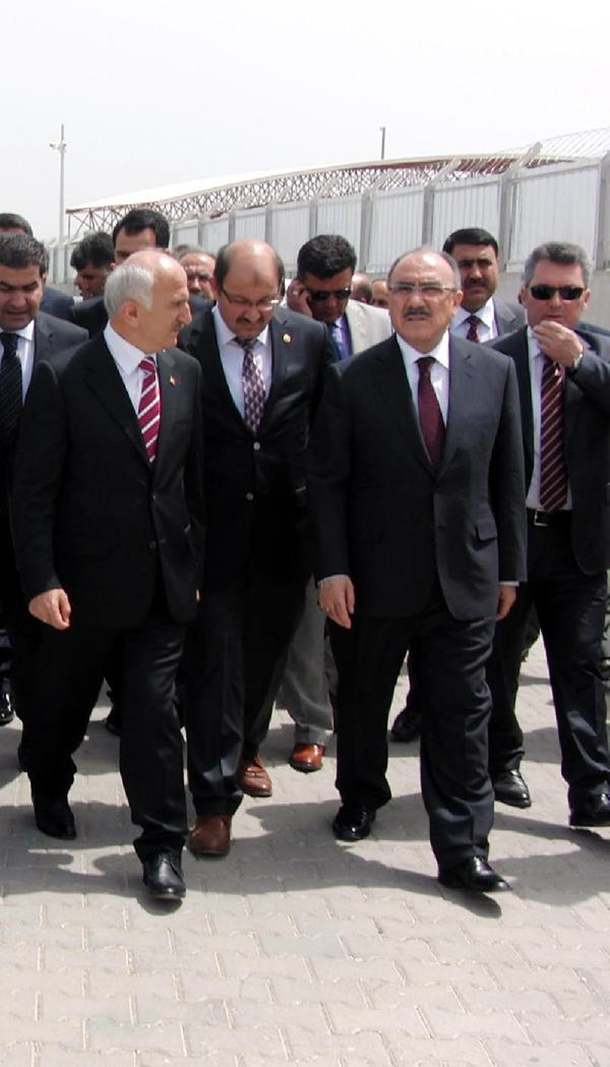 Başbakan Yardımcısı Atalay, Konteyner Kentte İnceleme Yaptı