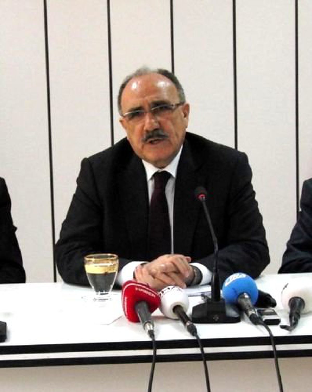 Başbakan Yardımcısı Atalay, Konteyner Kentte İnceleme Yaptı (2)