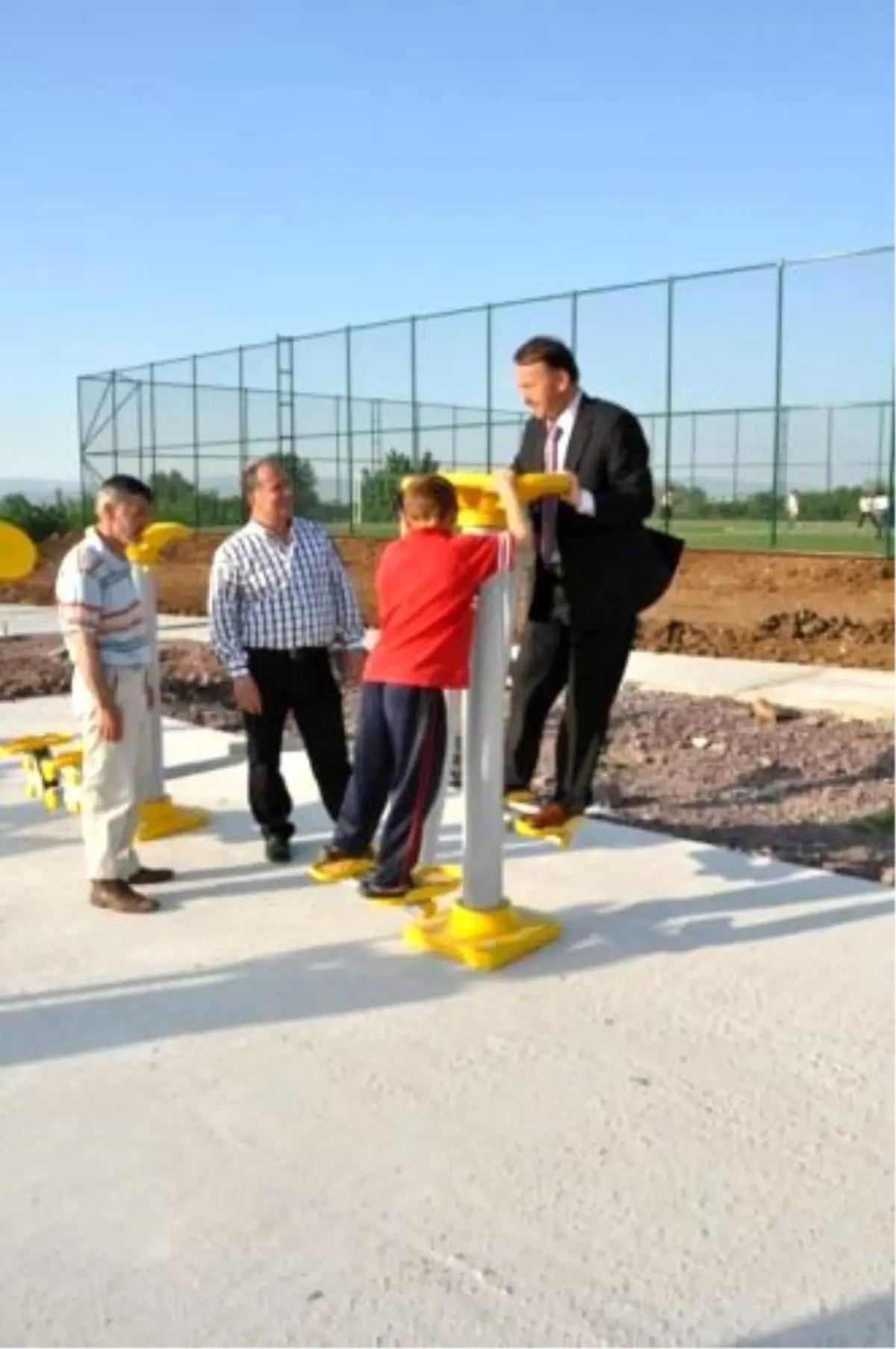 Başkan Karabalık Pınarbaşı Park Alanında İncelemelerde Bulundu