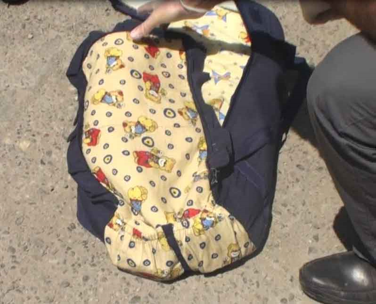 Bebek Kundağından 15 Tabanca Çıktı