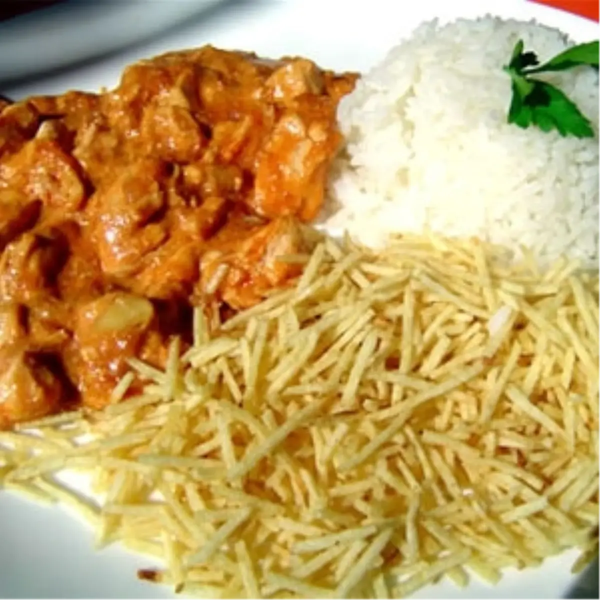 Bu Akşam Tavuk Stroganoff Pişirin!