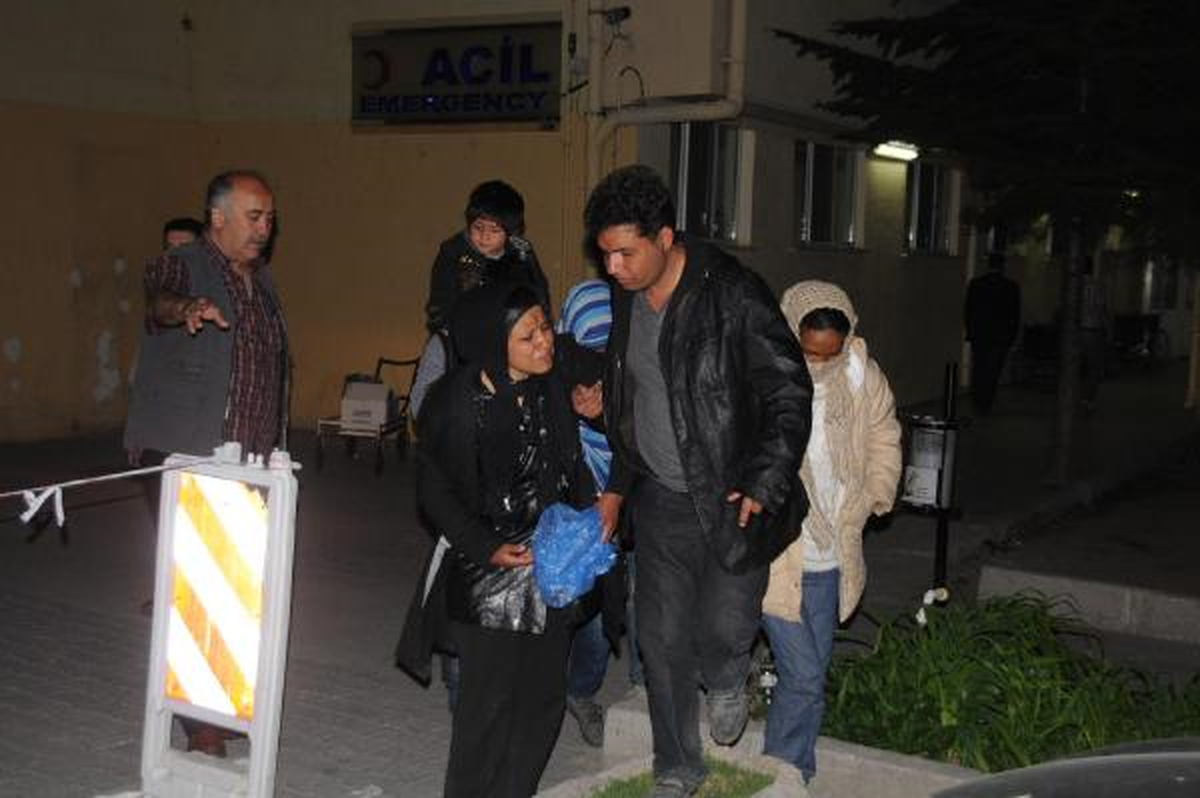 Burma Uyruklu 13 Kaçak Yakalandı, İnsan Taciri 2 Kişi Gözaltına Alındı
