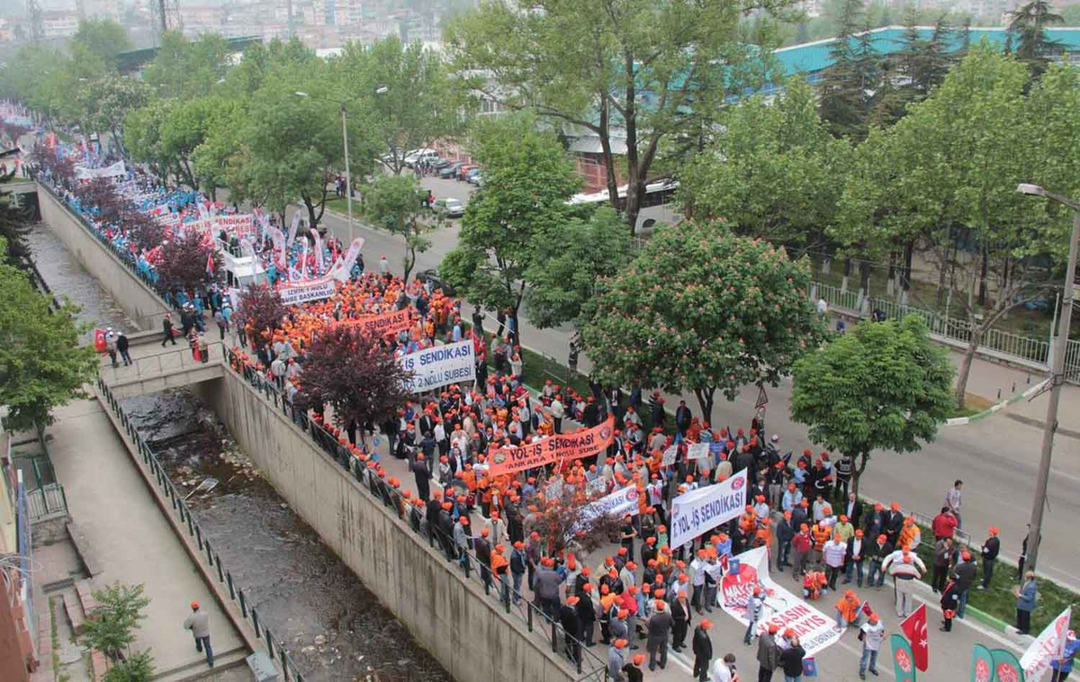 Bursa\'da 1 Mayıs Kutlamaları Başladı