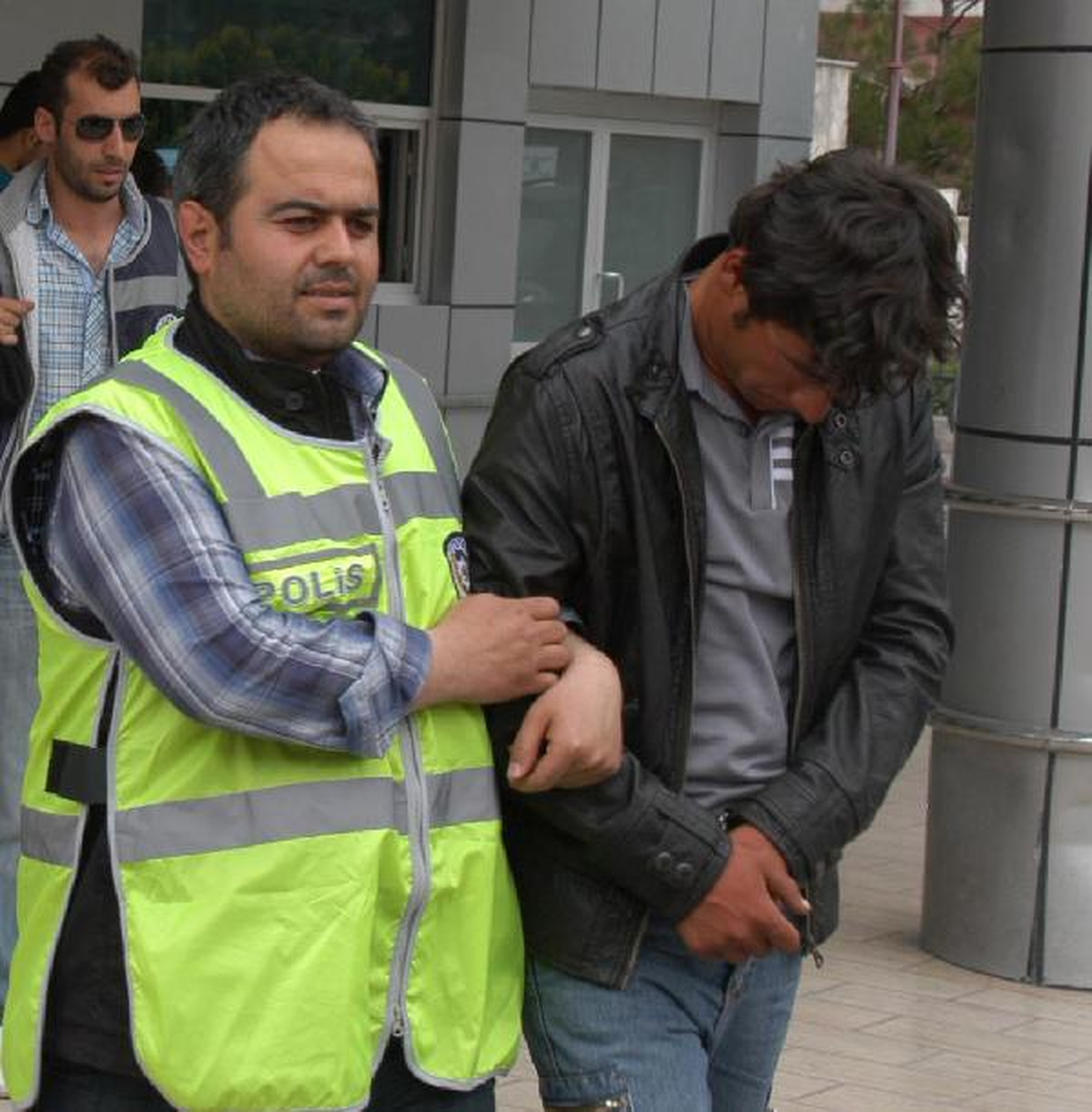 Camide Hırsızlık Yaparken Suçüstü Yakalandı
