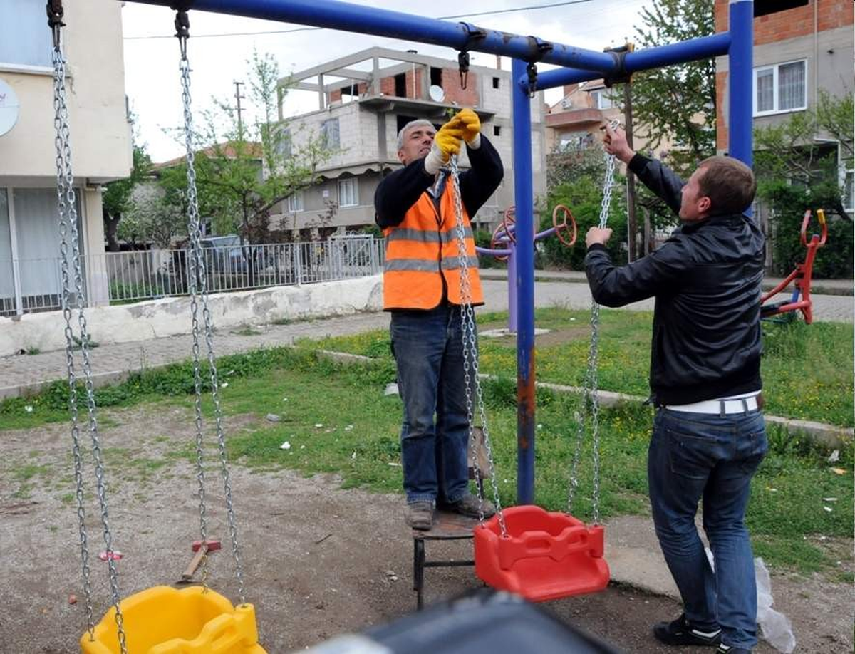 Çan\'da Park ve Bahçelere Bakım