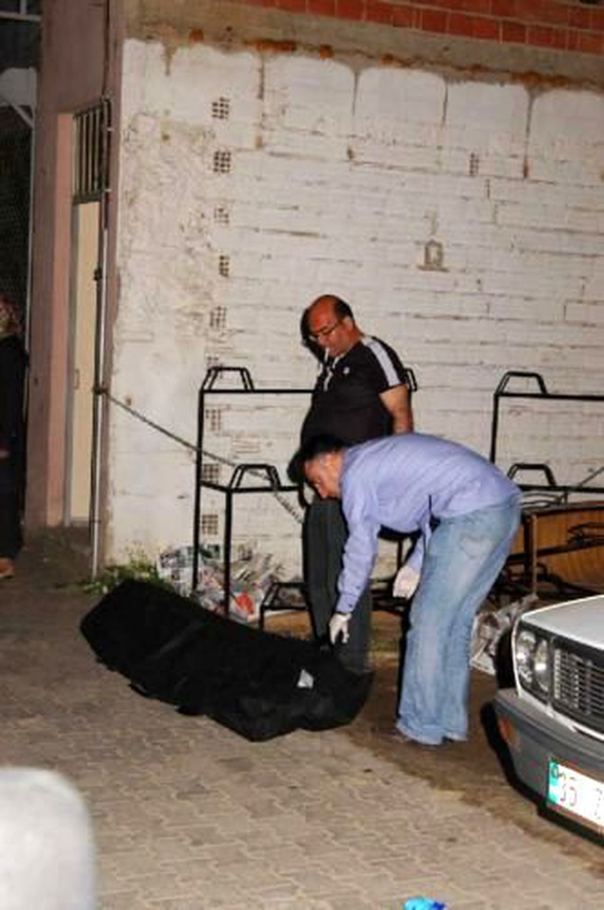 Çatıdan Atlayıp Yaşamına Son Verdi