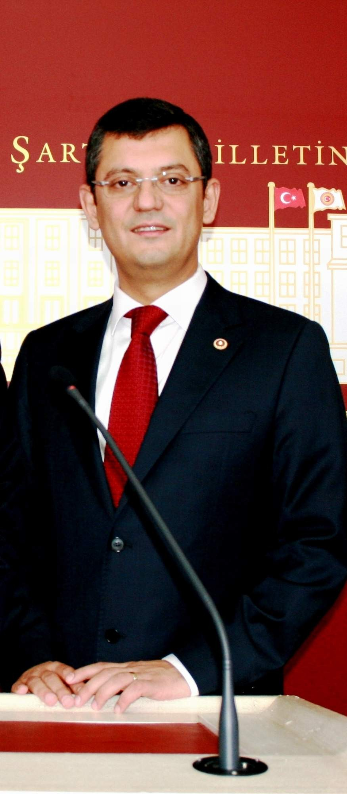 CHP Milletvekili Özel, İşçi Bayramını Kutladı