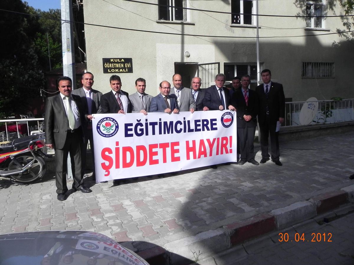 Eğitim-Bir-Sen\'den, Öğretmenlere Yapılan Saldırılara Tepki