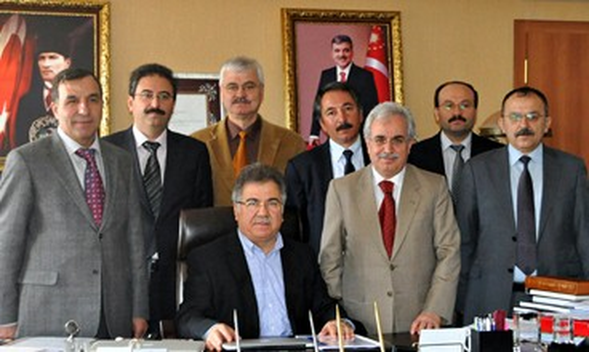 Etü\'ye YÖK Övgüsü