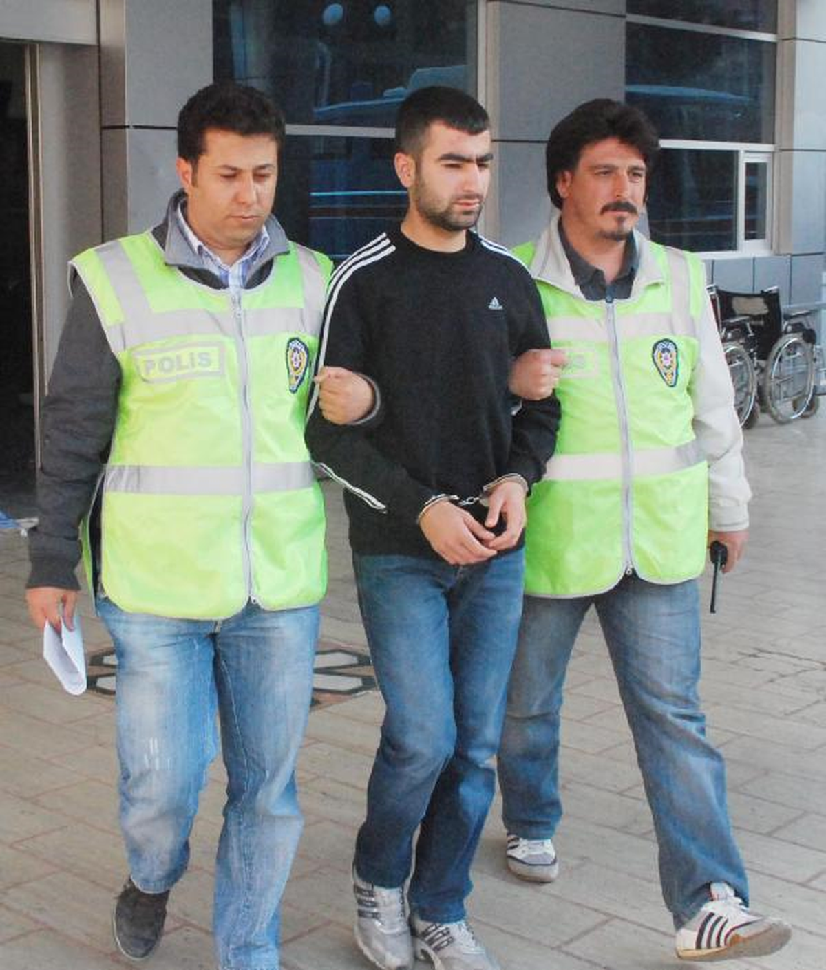 İcra Müdürlüklerindeki İhalelere Fesat Karıştırıldığı İddiası: 40 Gözaltı