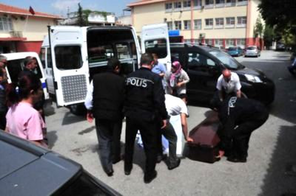 Kızının Okulunun Bahçesinde Kalp Krizi Geçirip Öldü