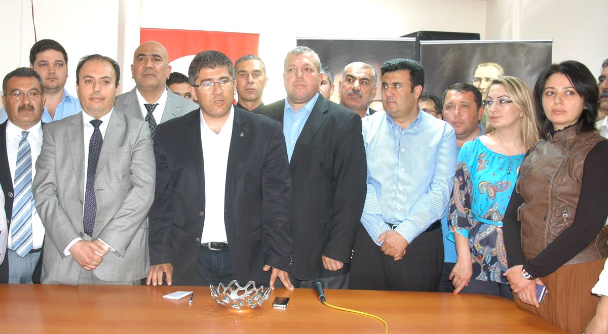 MHP ve DP Merkez İlçe Başkanları AK Parti\'ye Geçti