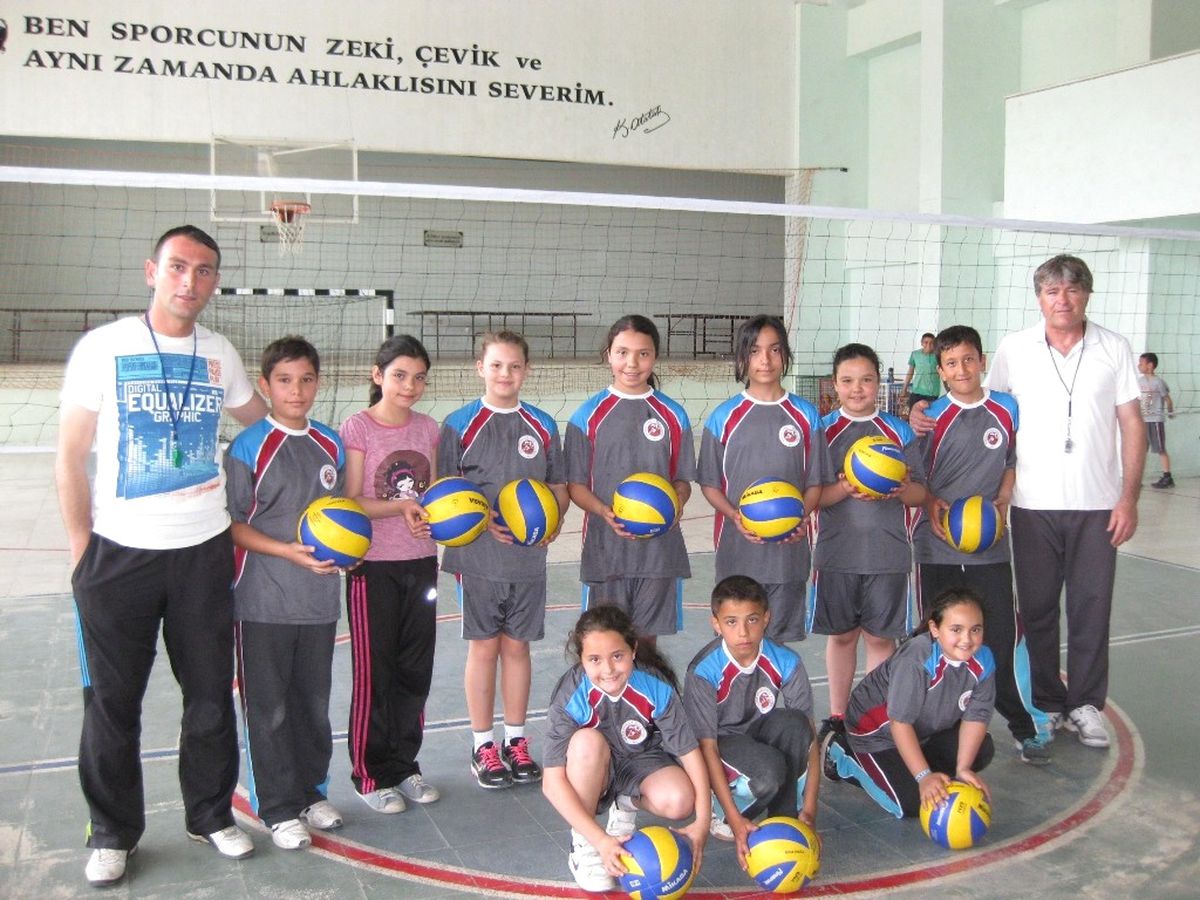 Ödemiş Gençlik, Filede Geleceğin Sporcularını Yetiştiriyor