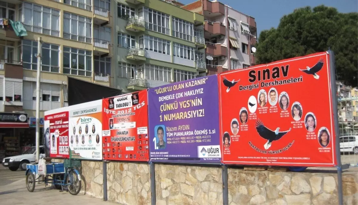 Ödemiş\'te Dershane İlanlarına Panolu Düzenleme