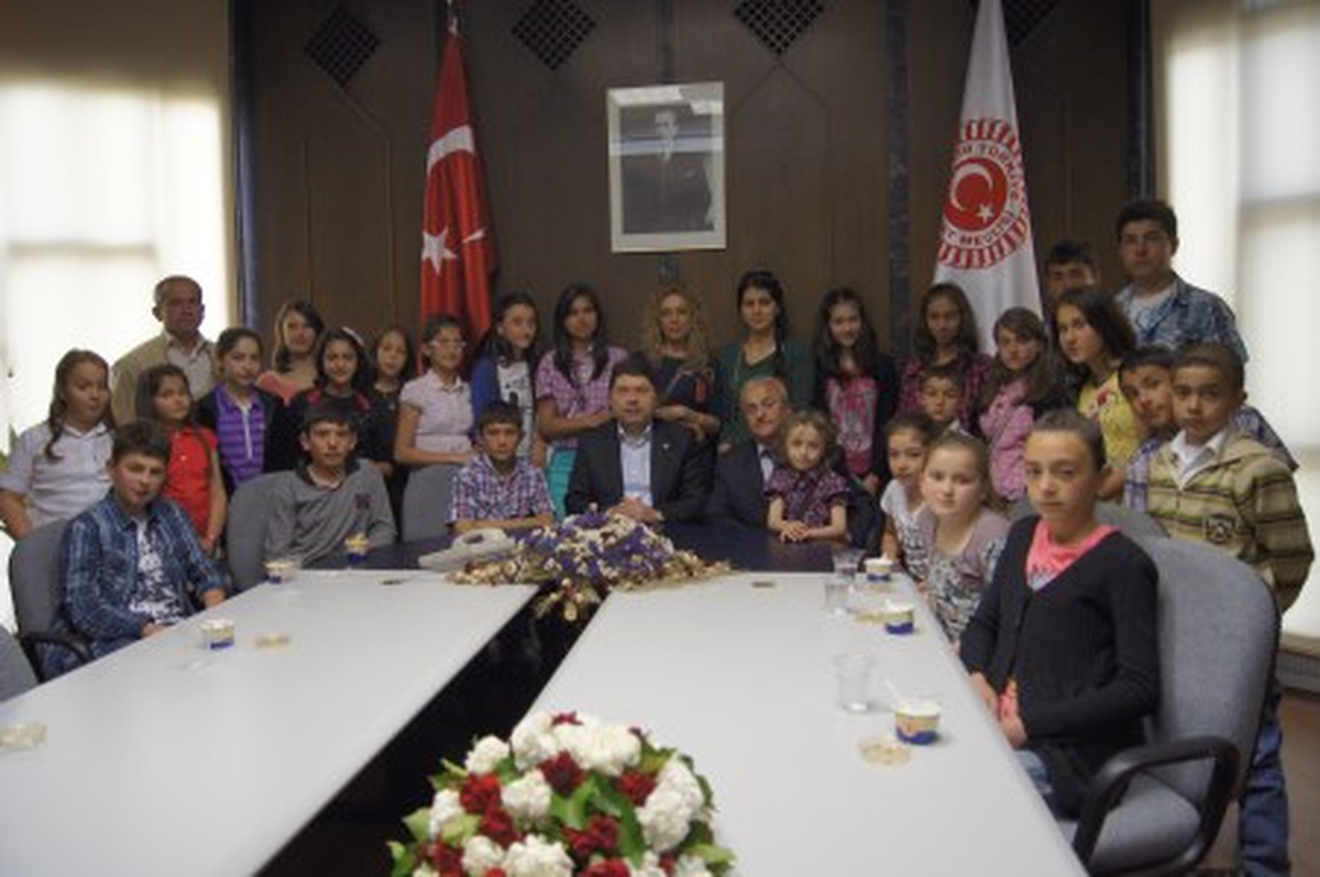Öğrencilerden Tunç\'a Ziyaret