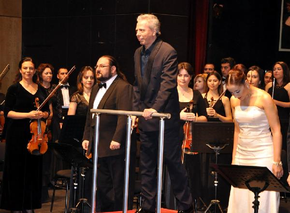 Rengim Gökmen Samsun\'da Konser Yönetti