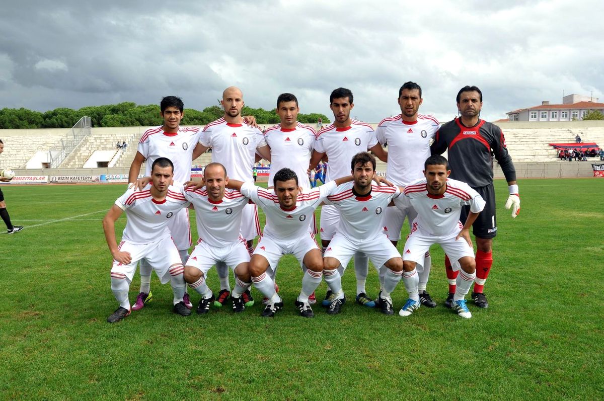 Salihli Belediyespor Bal\'da Kaldı