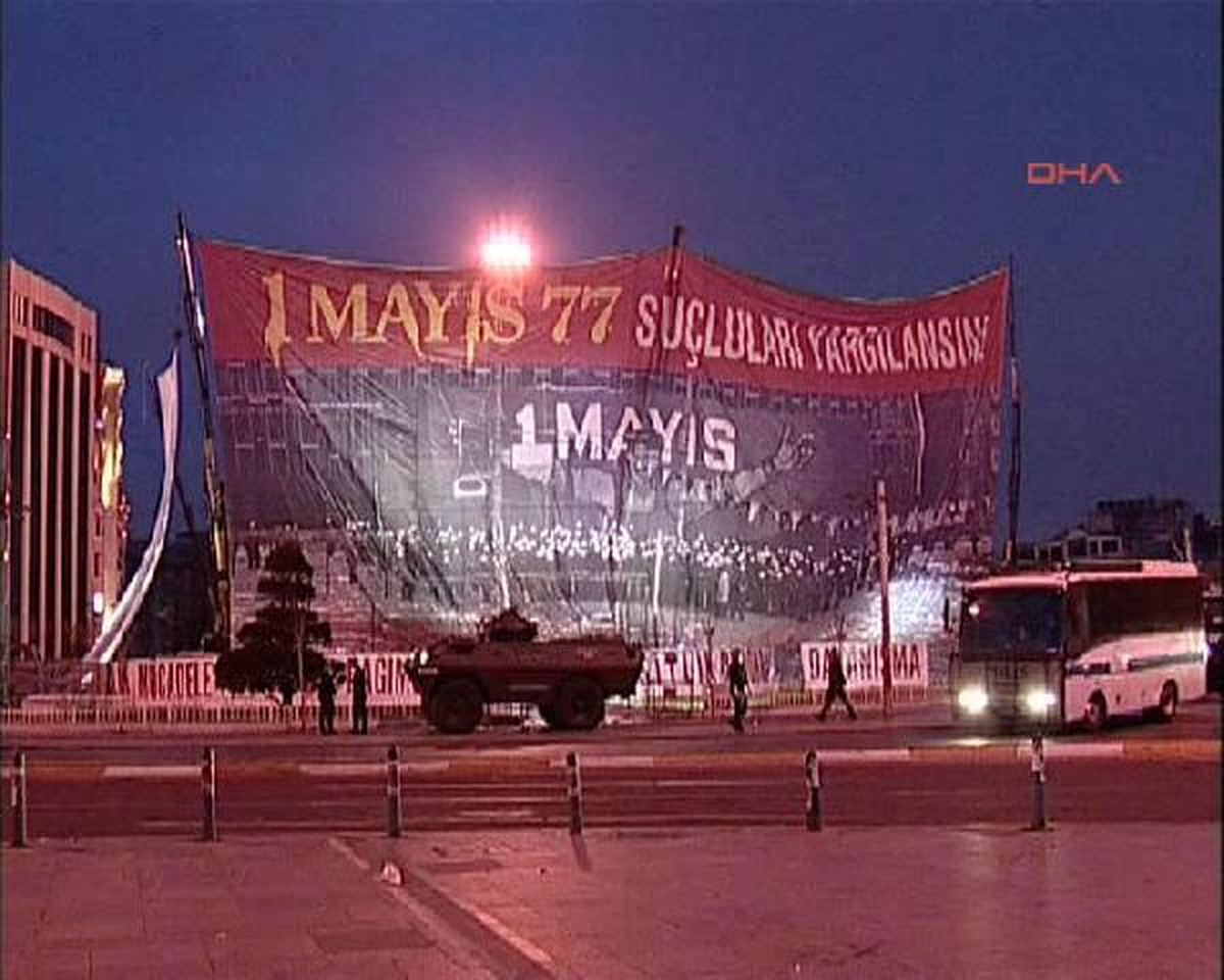 Taksim\'de "1 Mayıs" Hazırlıkları