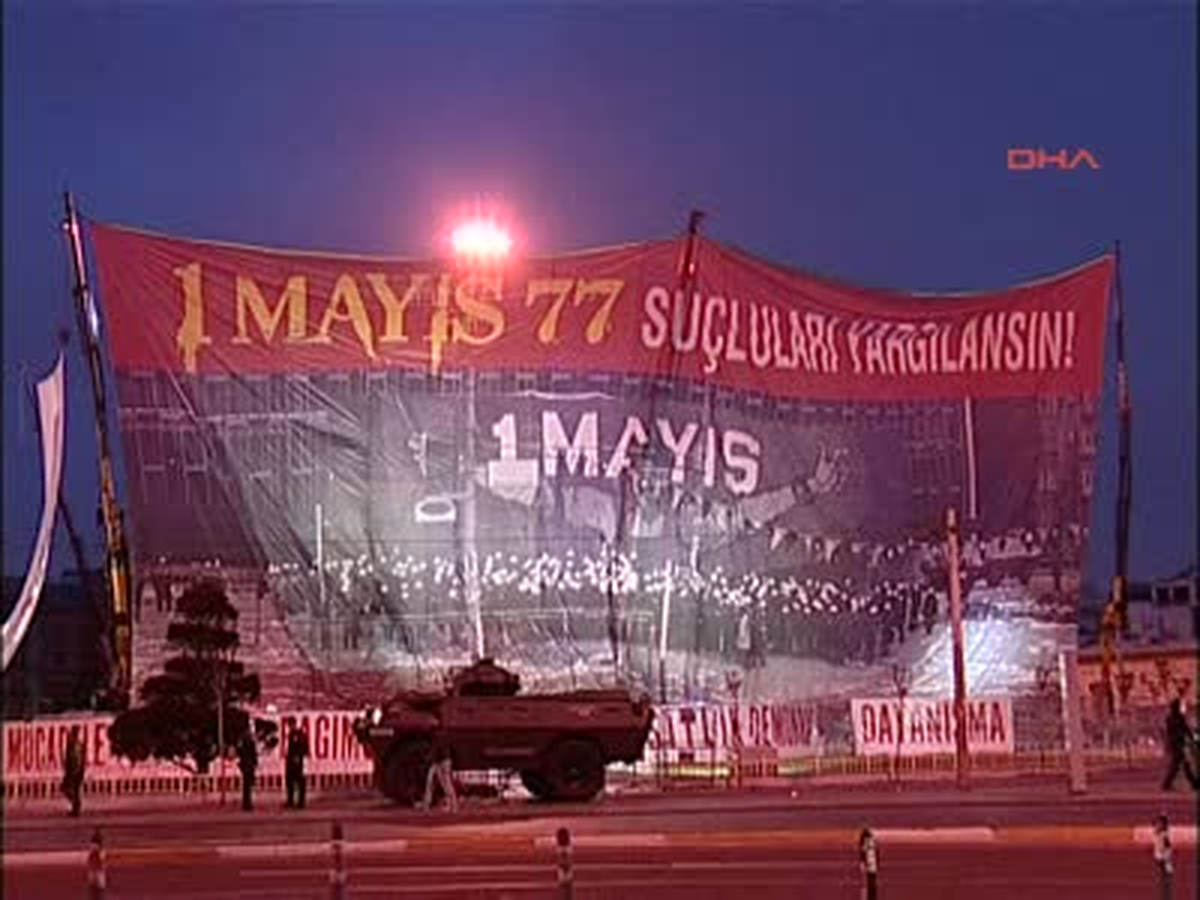Taksim\'de 1 Mayıs Hazırlıkları Sürüyor