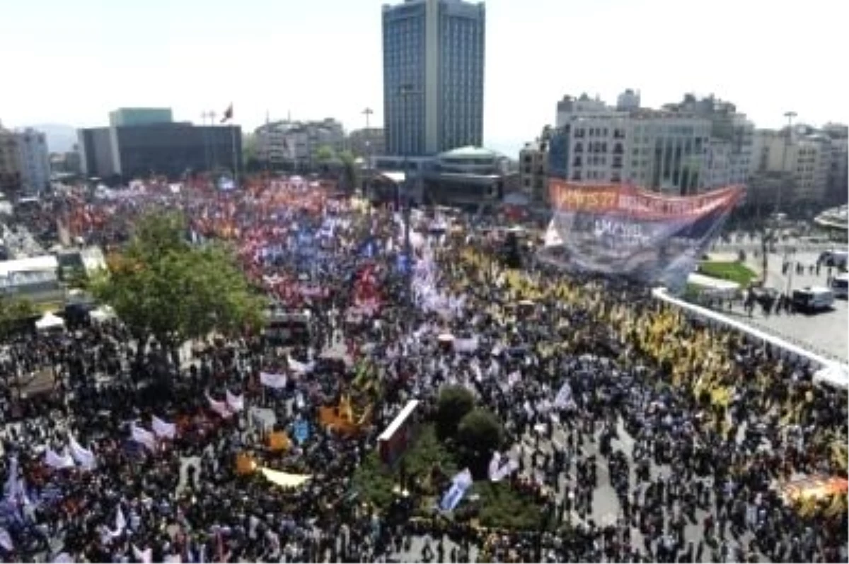 Taksim\'de 1 Mayıs Kutlamaları Sona Erdi