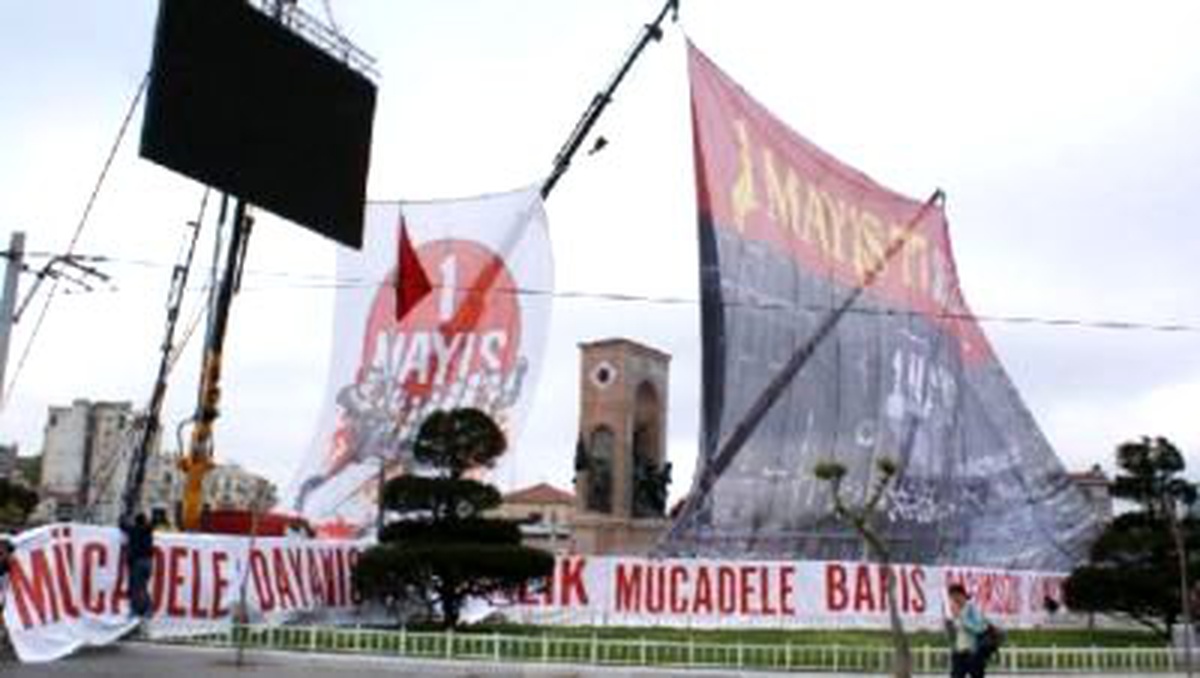 Taksim Meydanı\'nda Son Hazırlıklar Yapılıyor