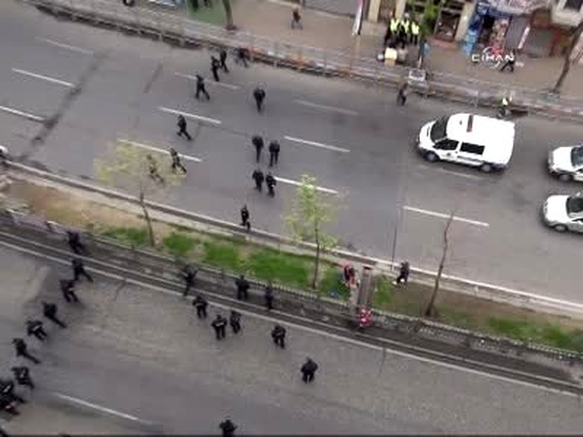 Tarlabaşı\'nda 1 Mayıs Hazırlıkları