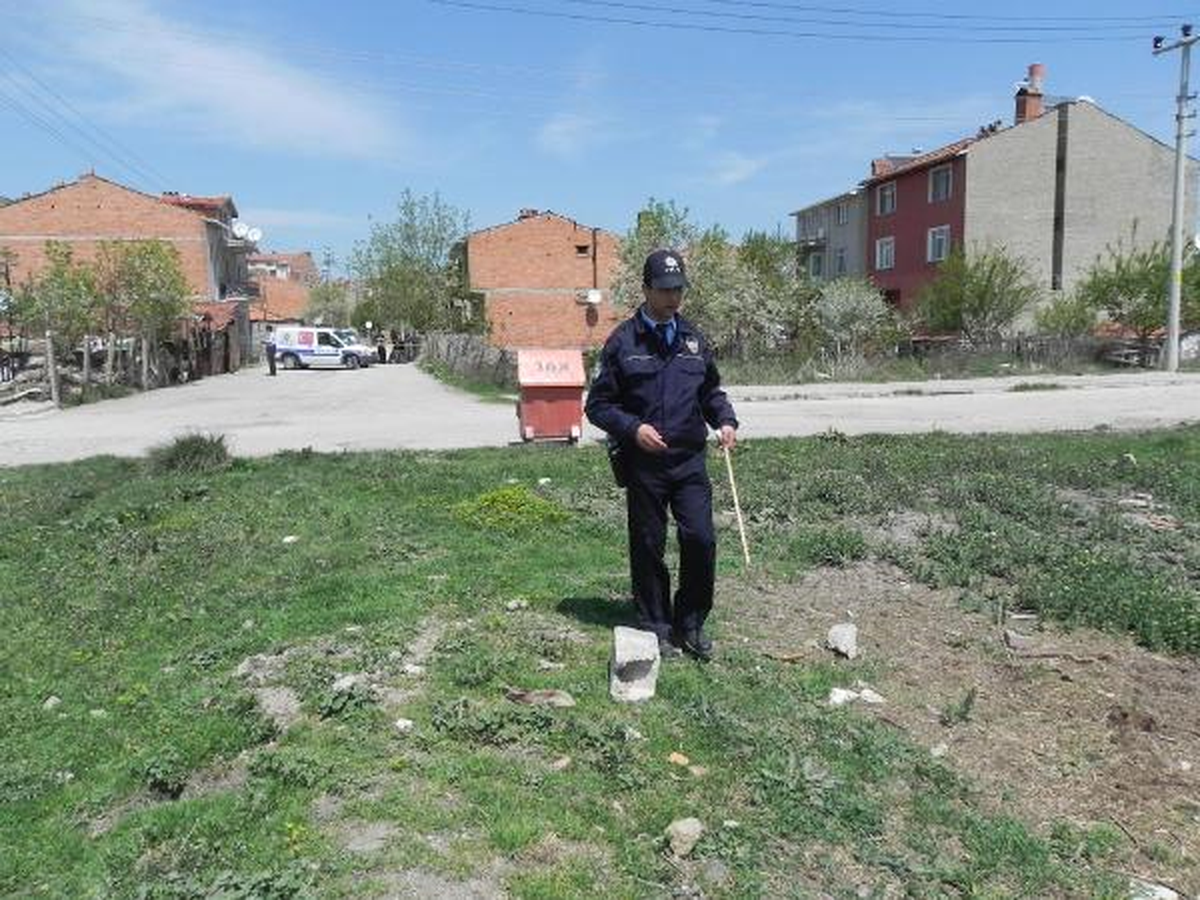 Taşla Ezmek İstediği Fünye Patladı