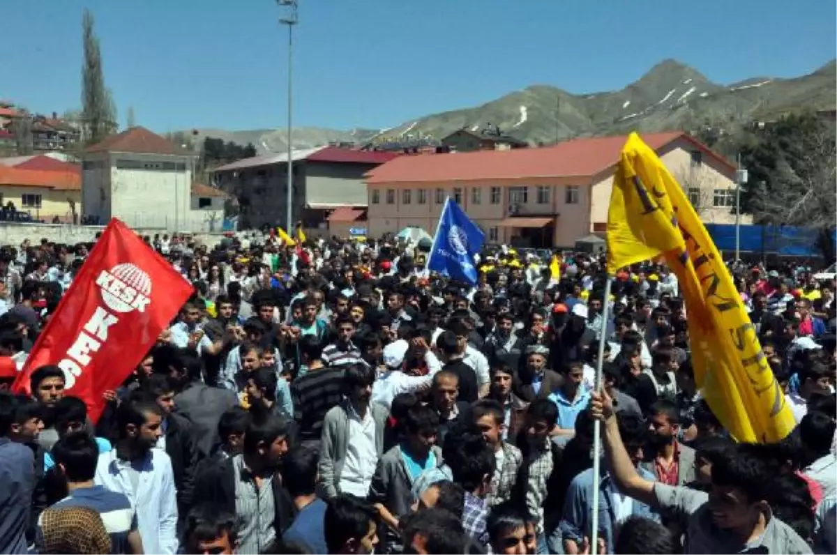 Van ve Bitlis\'te 1 Mayıs Kutlaması