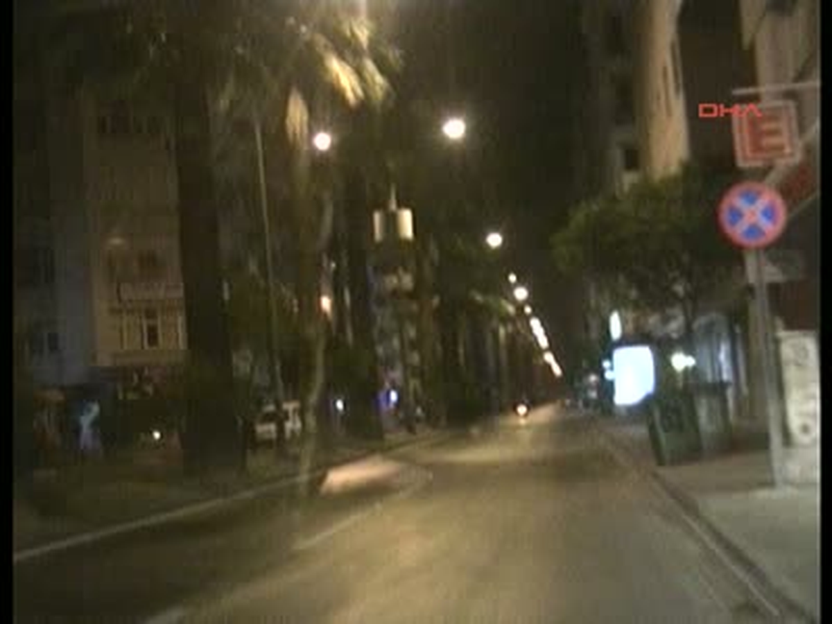 İzmir\'de 31 Artçı Sarsıntı Oldu