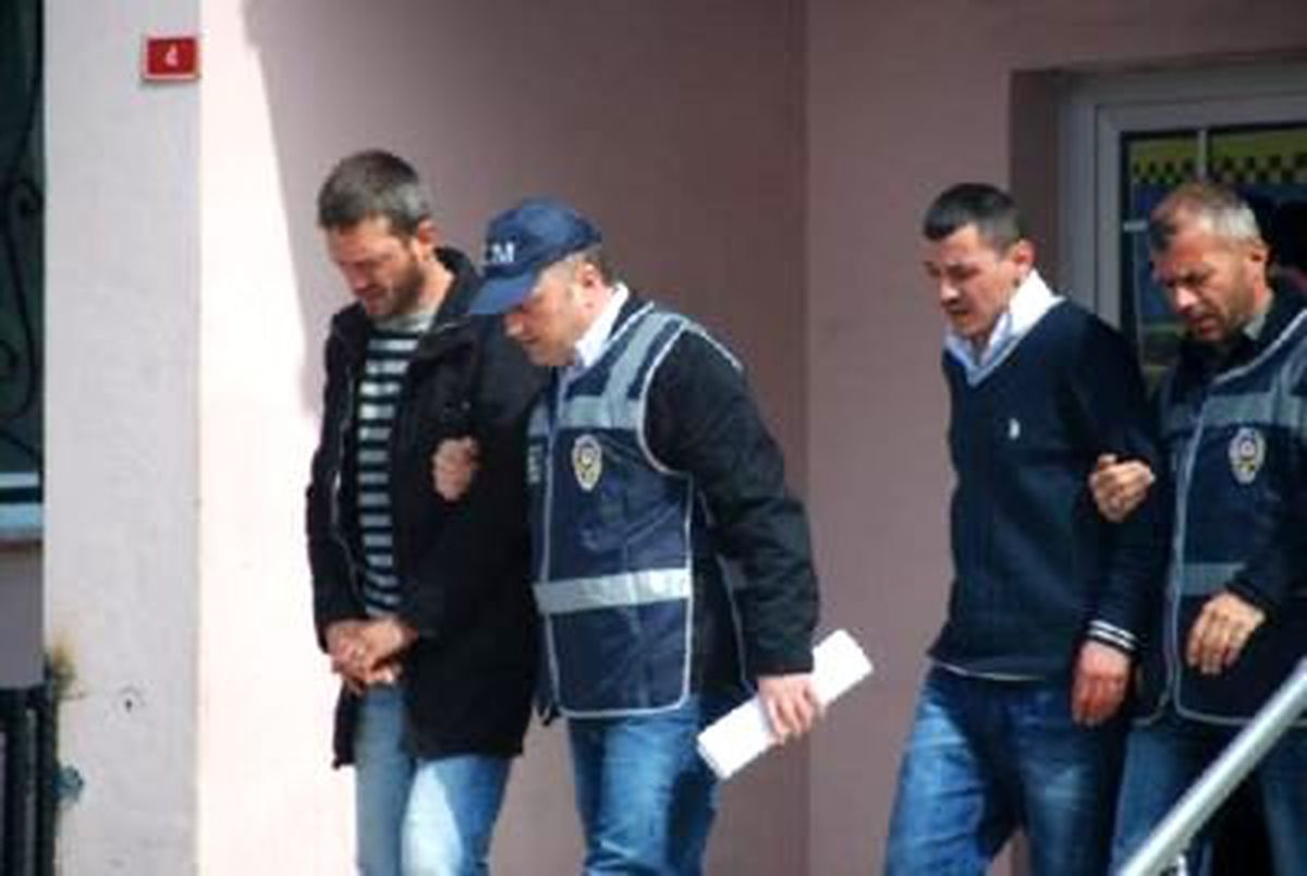 Adapazarı\'nda Otomobilde 6,5 Kilogram Esrar Ele Geçirildi