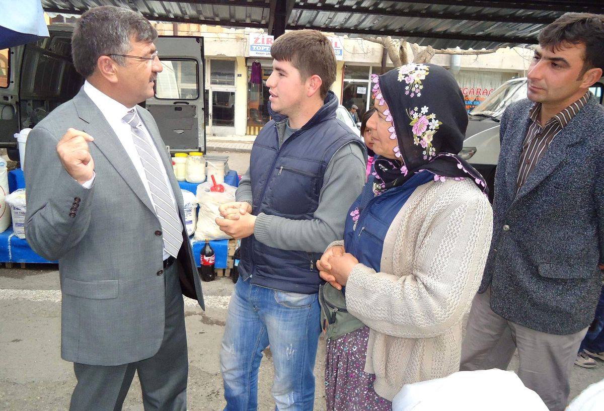 Belediye Başkanı Faruk Akdoğan Halkın Sorunlarını Dinliyor