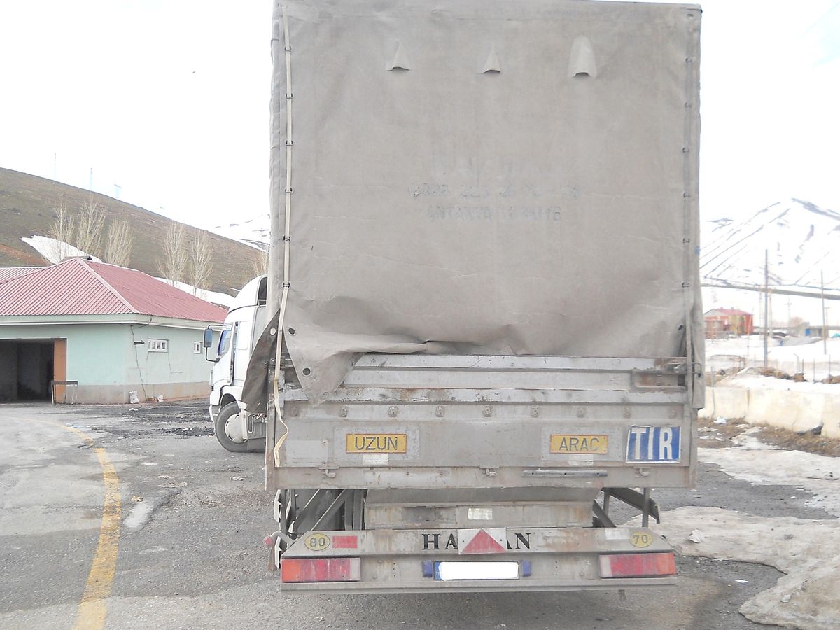 Bitlis\'te Kaçak Sigara Operasyonu