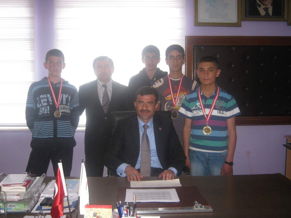 Bünyan'lı Öğrenciler Rakiplerini Mat Etti