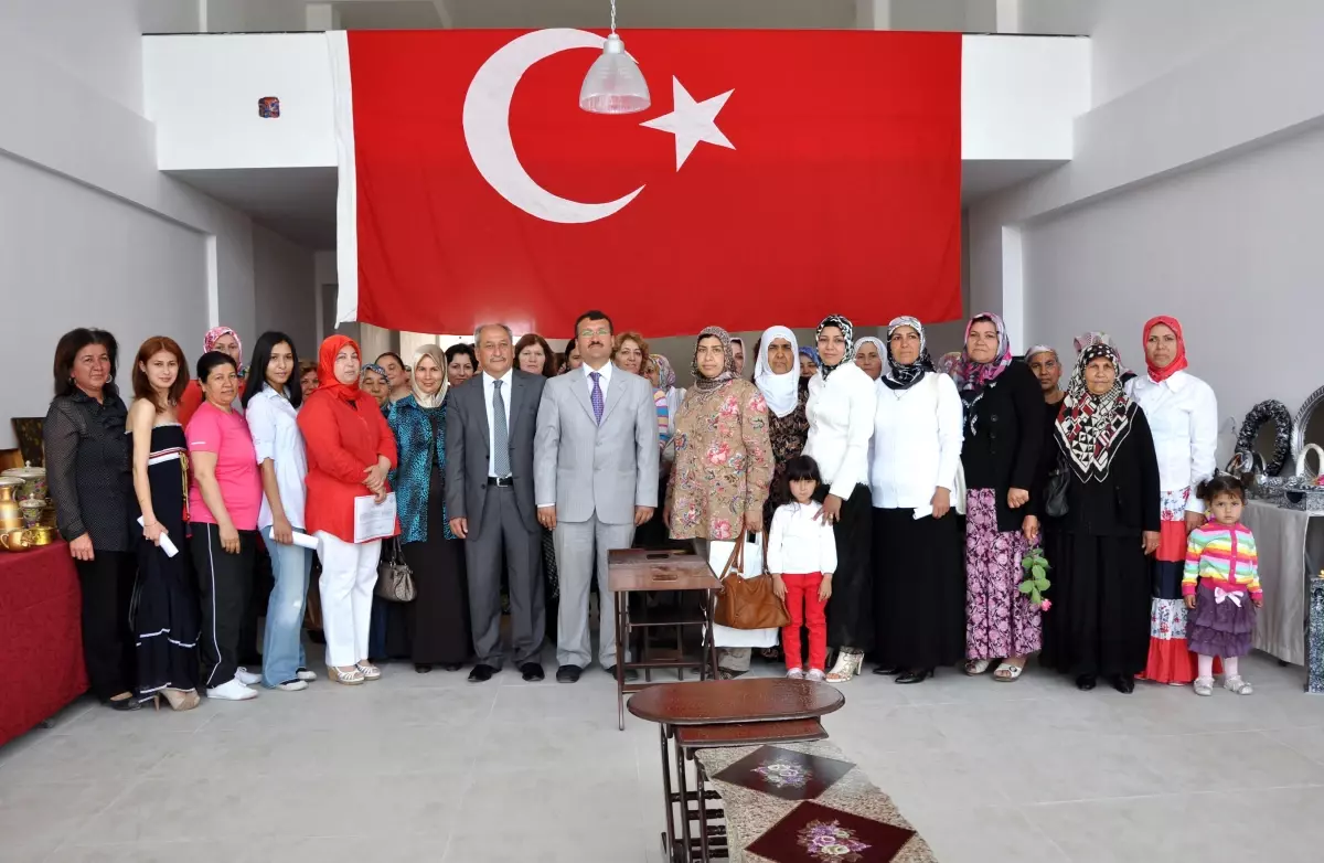 Çeşmeli\'de El Sanatları Sergisi Açıldı