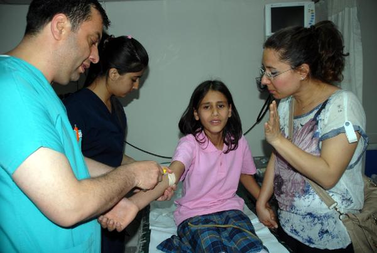 Diyarbakır\'da 158 Öğrenci Sütten Zehirlendi (3)